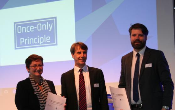 Wimmer, Novaretti, Krimmer at the signing of the memorandum 